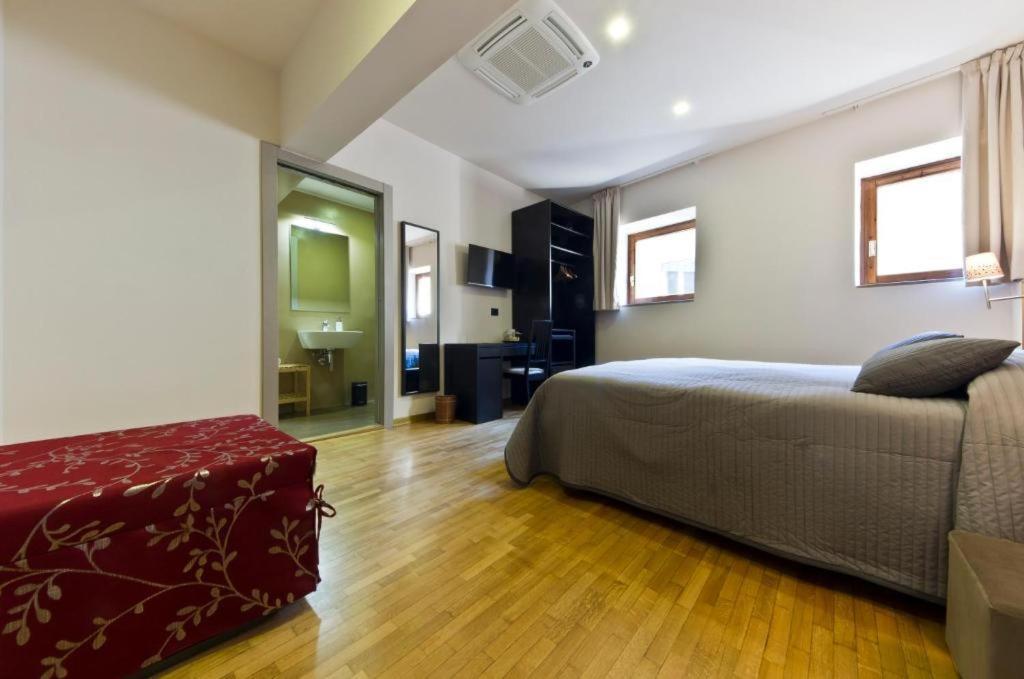 Siena Gallery - Rooms Only Екстер'єр фото