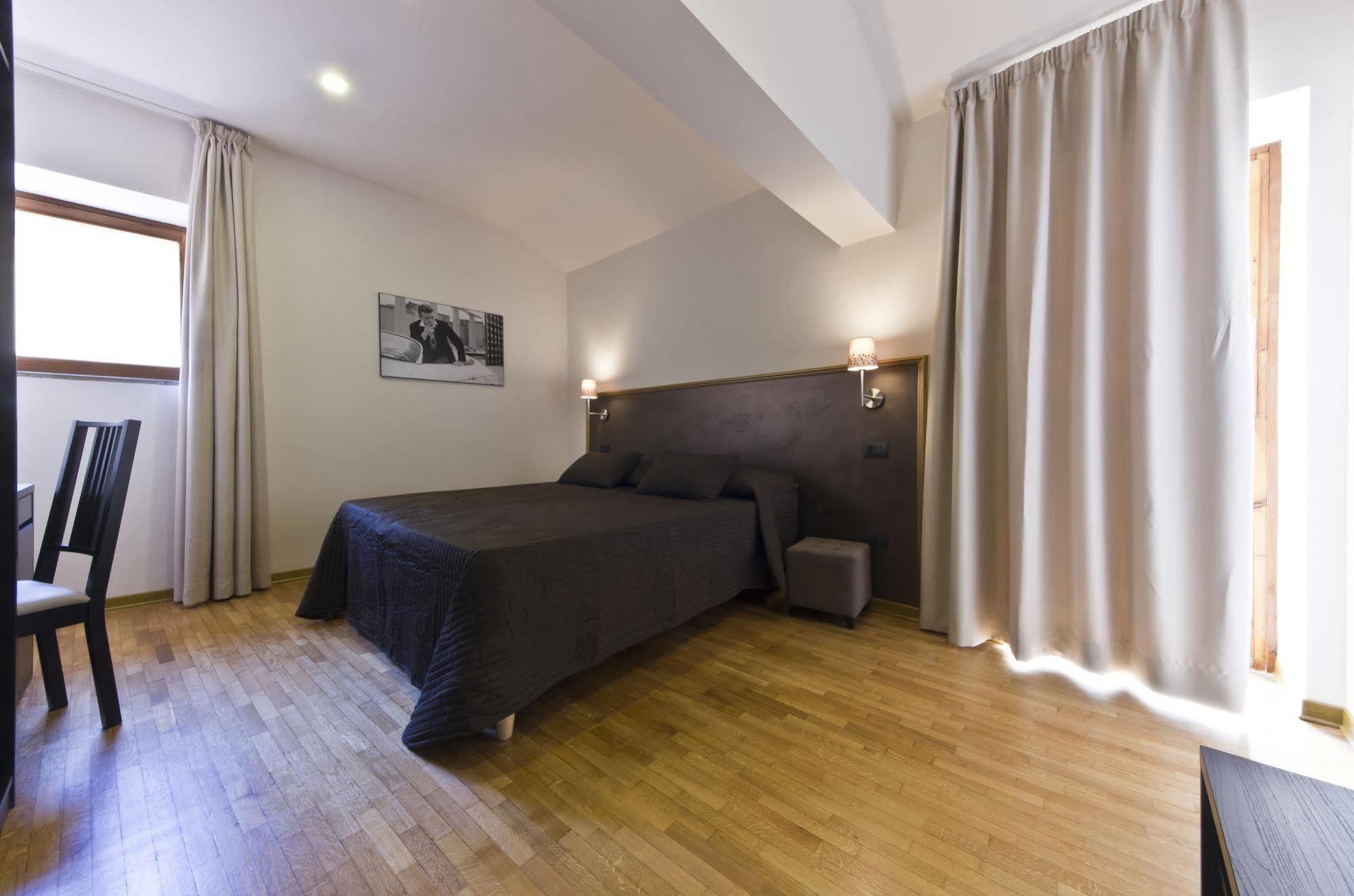 Siena Gallery - Rooms Only Екстер'єр фото